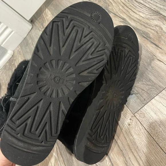 UGG Classic Black Fur-Lined Boots - Picture 4 of 4